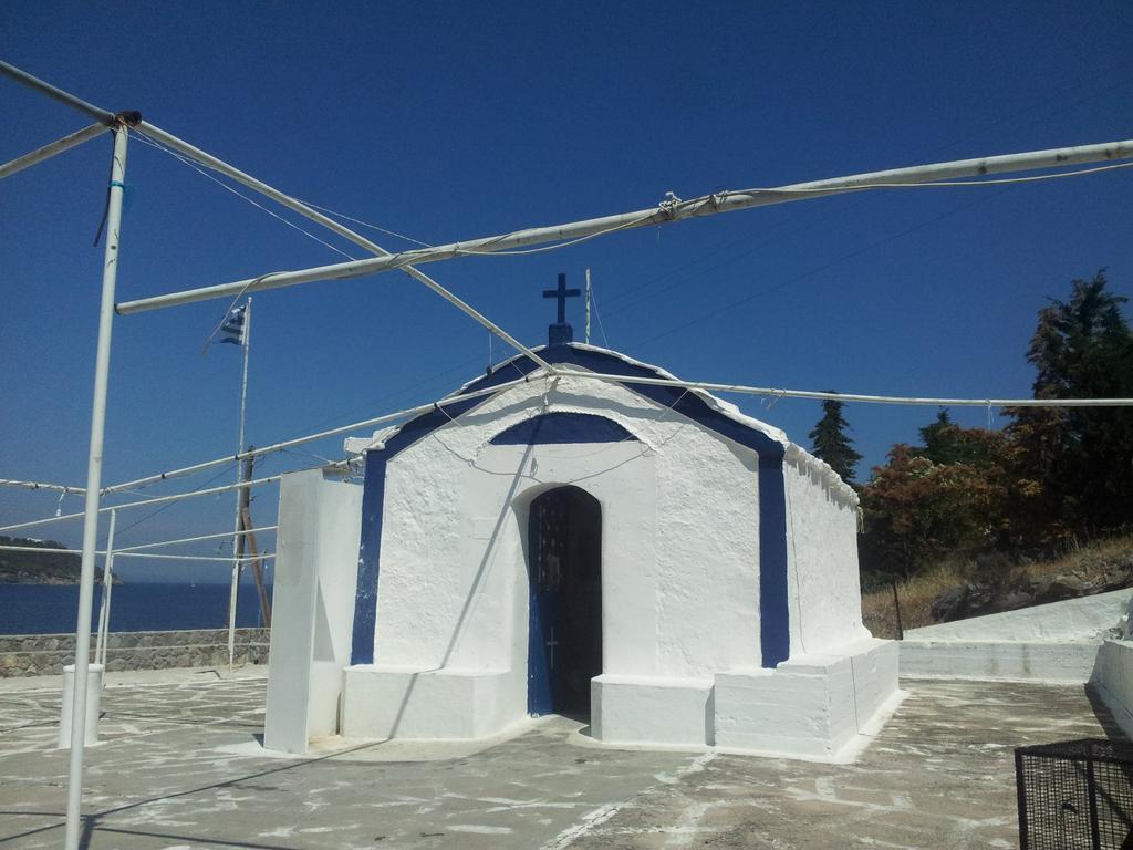Pericles Studios Agia Marina  Extérieur photo