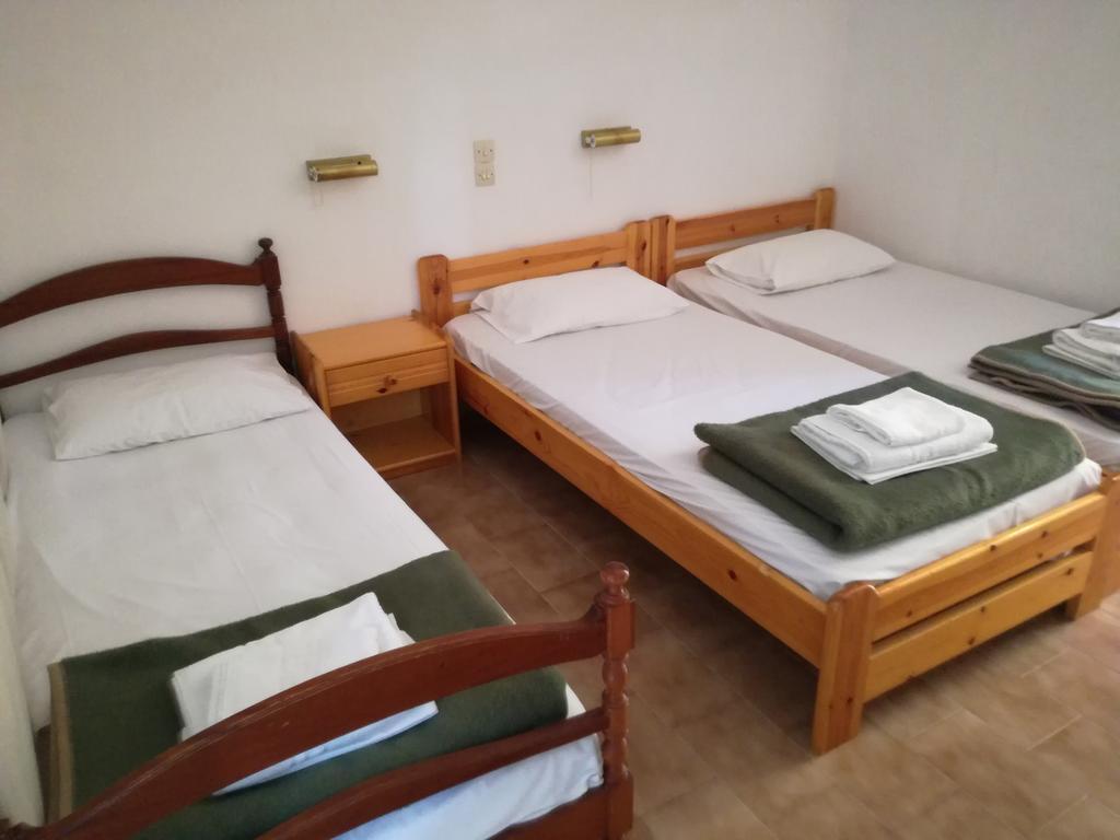 Pericles Studios Agia Marina  Extérieur photo